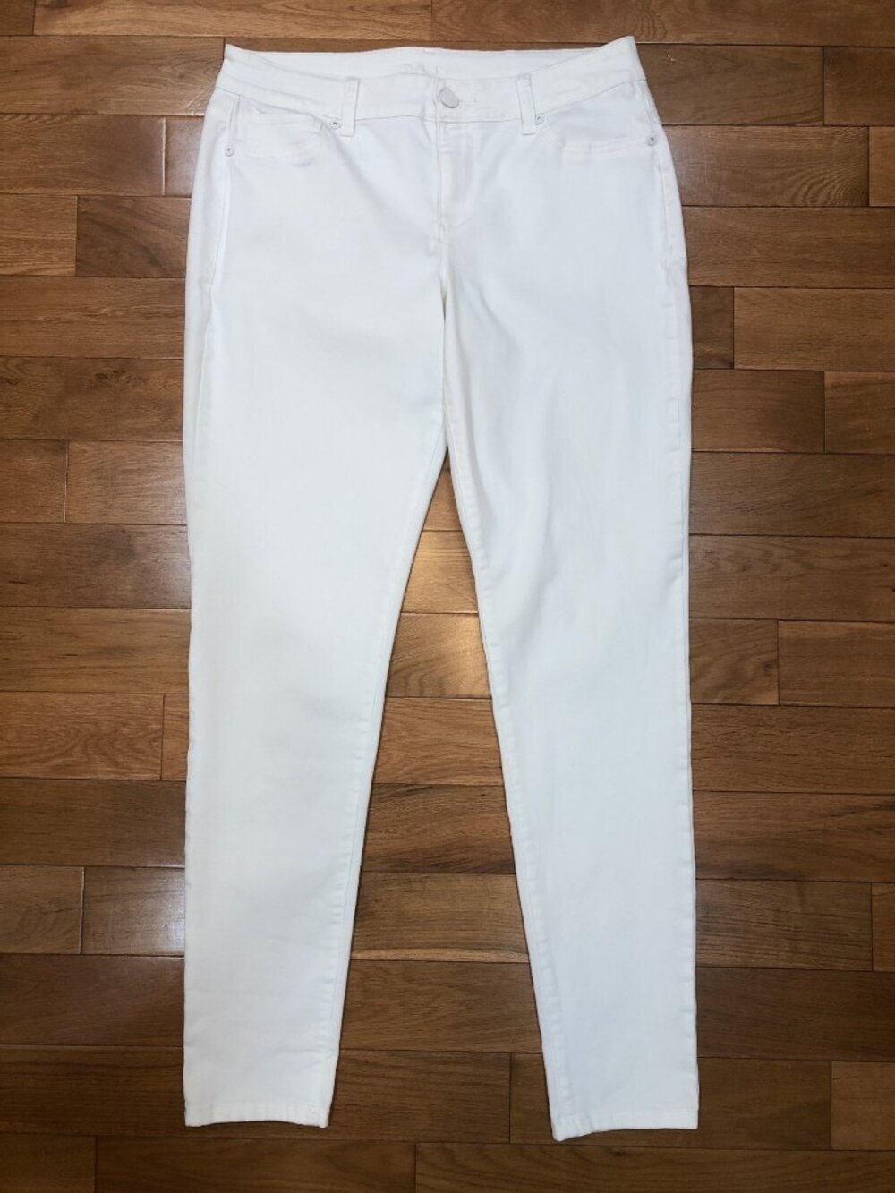Maurices Mid Rise Tapered Leg White Stretchy Jeans 90s Retro Summer Size L